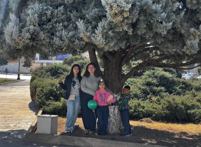 Zəhra övladları ilə foto paylaşdı