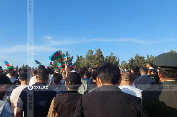 Şəhid Hüseyn Nəcəfzadə Saray qəsəbəsində torpağa tapşırılıb - FOTO