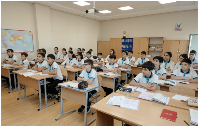 Məktəb həyatı məşhur fotoqrafın obyektivində: Cəlal Kəngərli məktəblilərin bir gününü lentə alıb