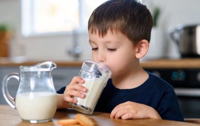 Tam yağlı süd uşaqlarda piylənməni azaldır