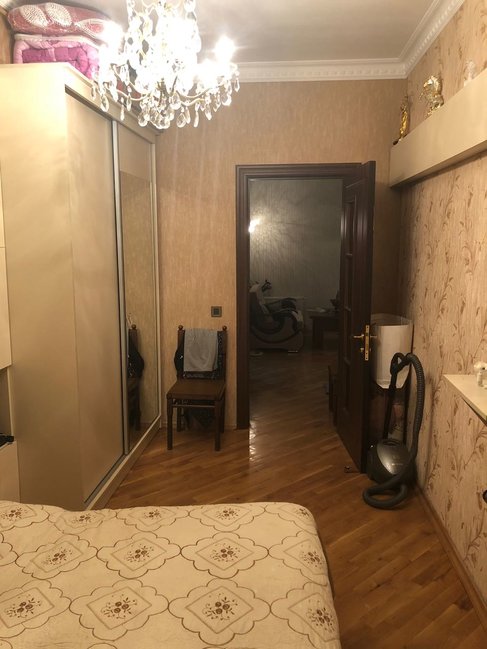 Təcili Badamdar qəsəbəsində mənzil satılır!