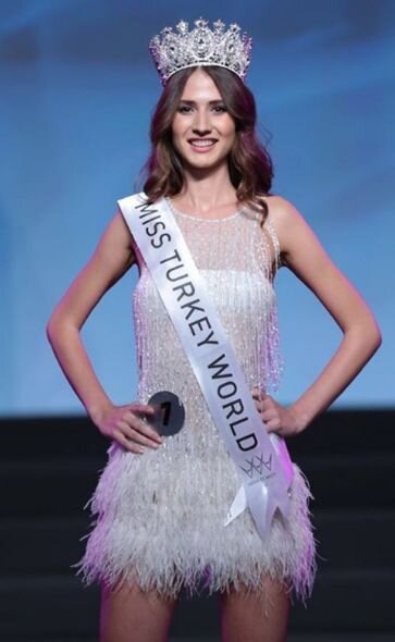 Türkiyənin ən gözəl qızı odur - FOTO