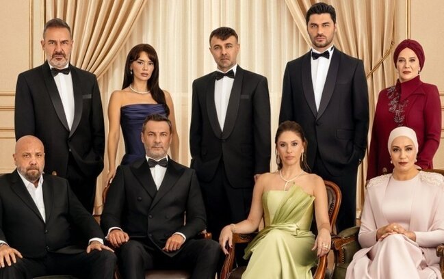 "Kızılcık şerbeti"ndən ayrılır - Foto