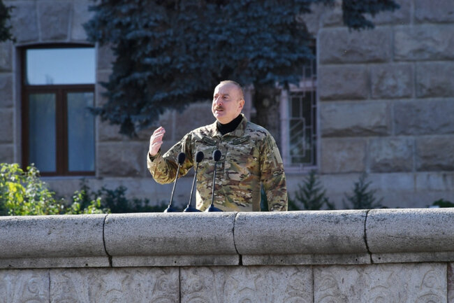 Prezident İlham Əliyev Xankəndidə hərbi paradda iştirak edib - FOTO - YENİLƏNİB