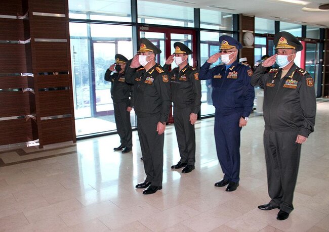 Zakir Həsənov hərbi hospitalı ziyarət edib - FOTOLAR