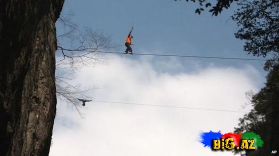 Məşhur ekstremal 2286 metr hündürlükdən tullanarkən öldü - FOTO