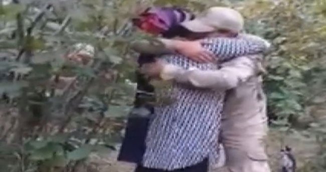 Əsgər oğlunun gəlişindən xəbərsiz olan ananın sevinci VİDEODA