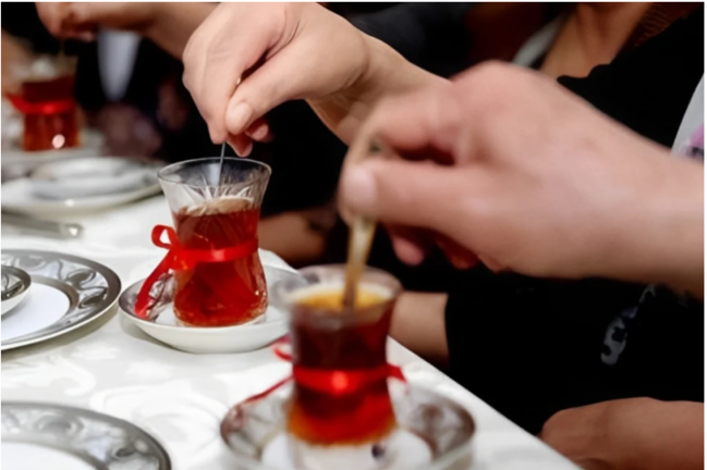 Elçilik mərasimi faciə ilə bitdi: Polis həyatını itirdi