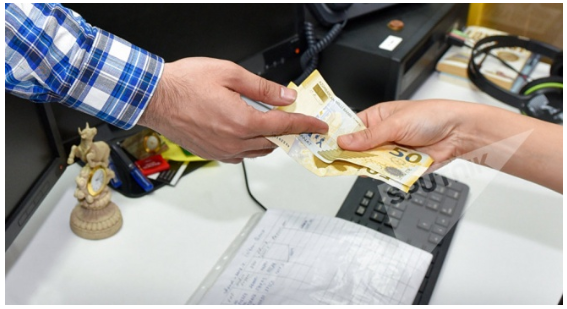 Prezidentin fərmanı ilə sosial müavinətlər və təqaüdlər artırılıb – iqtisadçıdan açıqlama