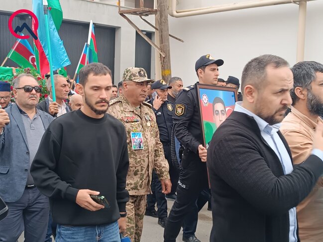 Terrorda həlak olan polisimizlə vida mərasimi keçirilir - FOTO