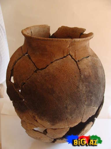 Azərbaycanda körpə uşaqların dəfn edildiyi saxsı qab qəbirləri tapılıb - FOTO