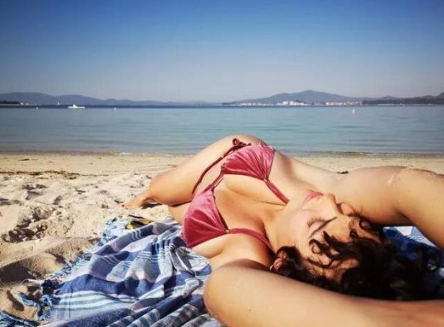 Ronaldonun baldızı ÇILPAQ FOTOSU ilə ağılları başdan aldı