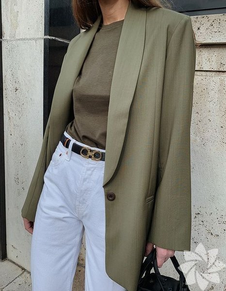 Yaz aylarında necə həm şıq, həm də rahat görünmək olar? - KOMBİNLƏR