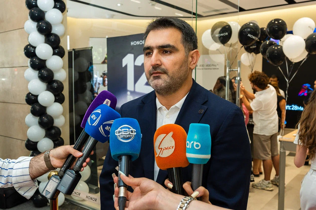 HONOR Azərbaycanda ilk rəsmi brend mağazasını açdı
