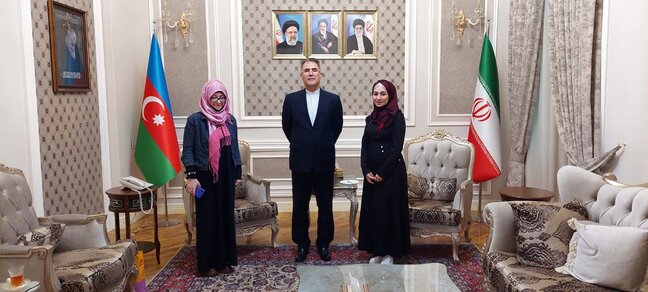 İran səfirliyi Azərbaycan xalqını və xüsusən jurnalistləri təbrik etdi - FOTO