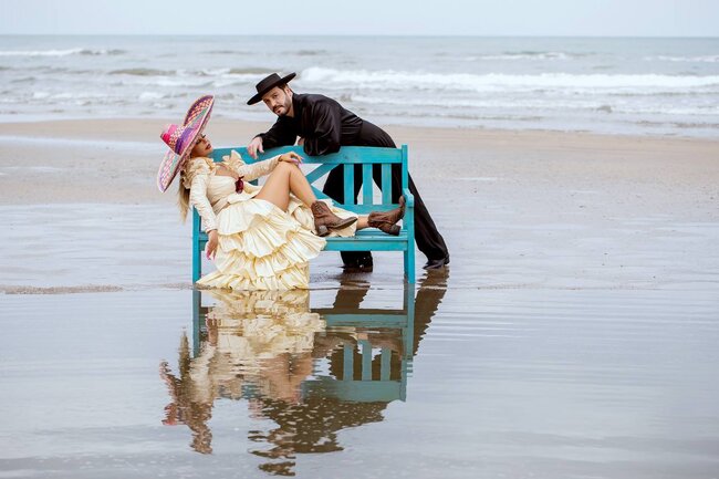 Dəniz kənarında Aygünün ardınca qaçıb "Dayan" dedi - FOTOLAR