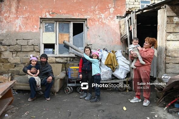 Azərbaycandakı bu ailə kiçik daxmada acınacaqlı vəziyyətdə yaşayır - FOTOLAR
