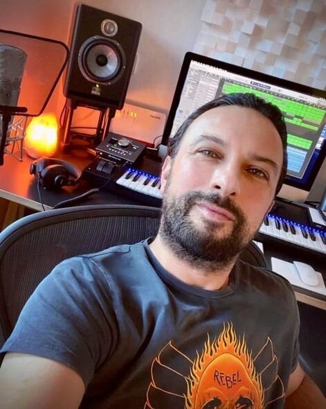 Tarkan yeni mahnısının anonsunu verdi: "Yenə məni həyəcan basdı" - FOTO