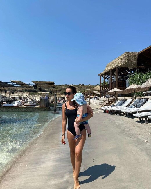 Bengüdən övladları ilə birgə tətil pozaları - FOTO