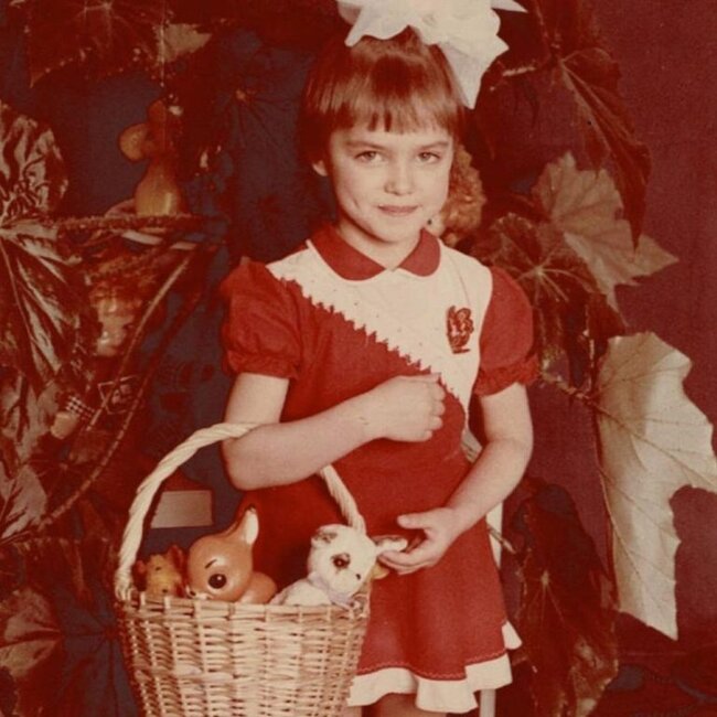 Məşhur model uşaqlıq fotolarını paylaşdı