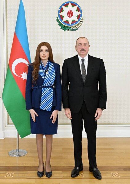 Təyyarədə bələdçi Aydanla rastlaşdı - "Daha qəza olmayacaq..." (FOTO)