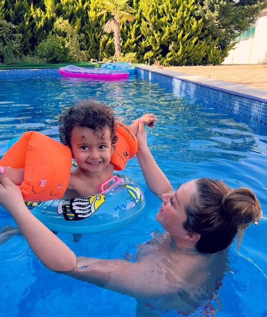 Xatirə hovuzdan FOTOLAR paylaşdı