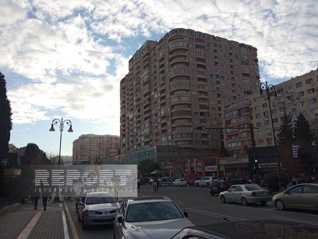 Bakıda yaşayış binasında güclü partlayış olub, ölən var - YENİLƏNİB