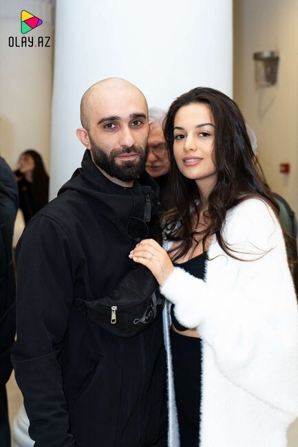 Əlixan həyat yoldaşı ilə