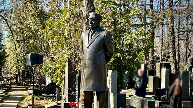 Moskvada Jirinovskiyə heykəl ucaldıldı - FOTO