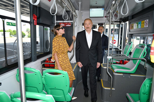 Prezident yeni elektrik avtobuslarına mindi - Fotolar