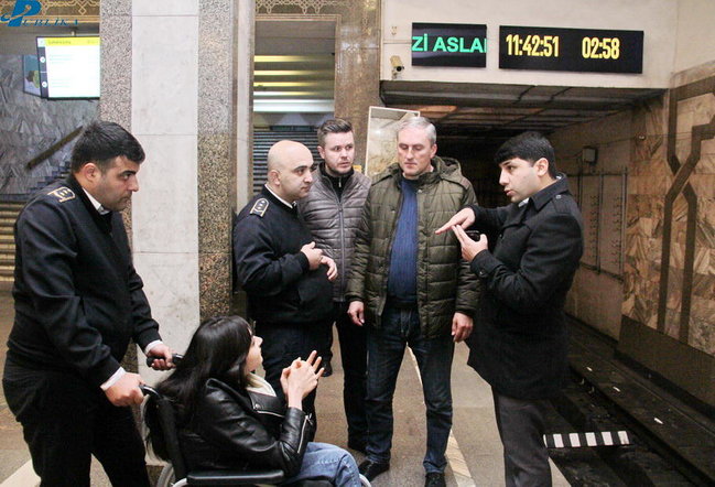 Bakı metrosunda UNİKAL ADDIM: bundan sonra... - FOTO