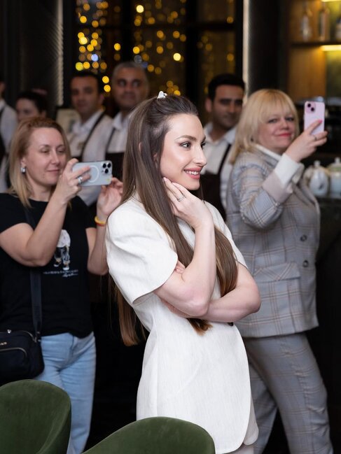 Alena Əliyevanın tələbələrlə səmimi görüşündən - Fotolar
