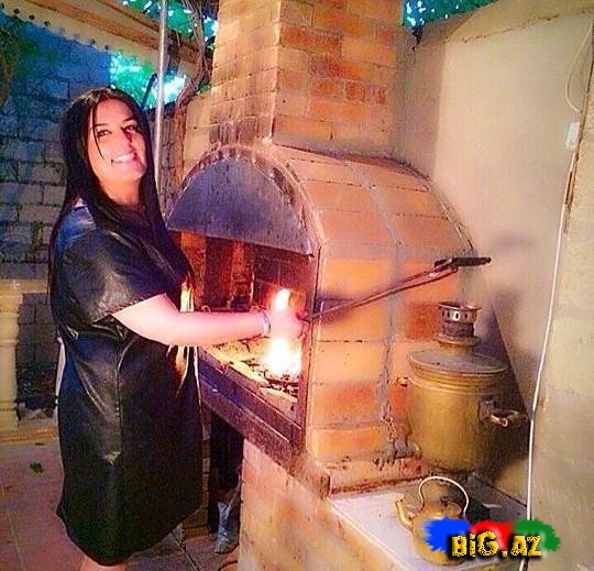 Elza kabab bişirərkən - FOTO