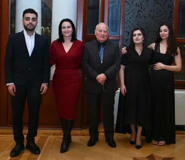 Azər Dadaşovun 75 illiyinə həsr olunan konsertdə məktəb-studiyanın 3 məzunu çıxış etdi - FOTOLAR