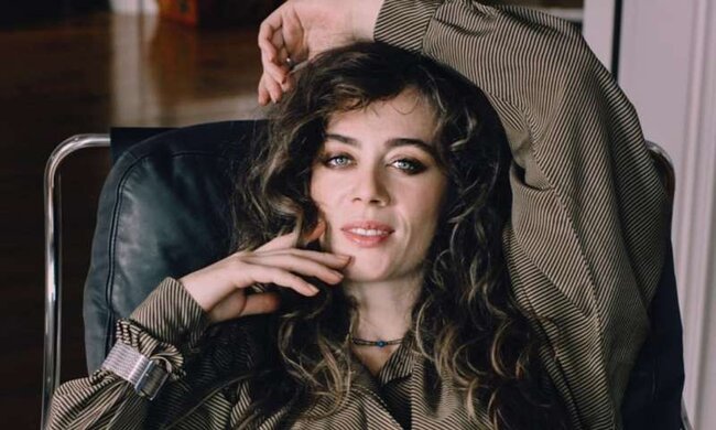 Məşhur türk aktrisası özünü tanınmaz hala saldı - VİDEO