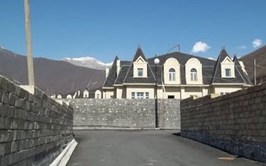 Şəkinin İcra başçısının villalarının fotoları yayıldı - İDDİA