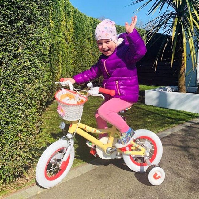 Bu bacı və qardaş YouTube-dan milyonlar qazanır - FOTOLAR