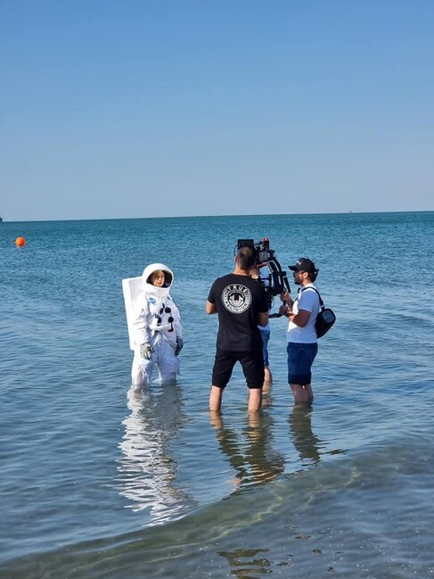 Damla bu kosmonavt formasına 3 min ödəyib - FOTO-VİDEO