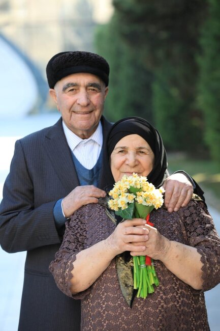 Xoşqədəm valideynlərinin evlilik ildönümünü qeyd etdi