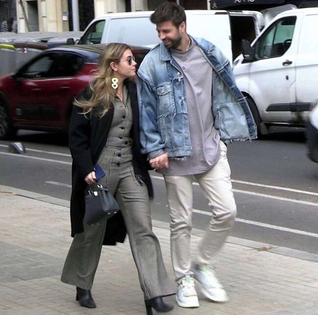 Yeni sevgilisi Pikeni aldadıb - FOTO