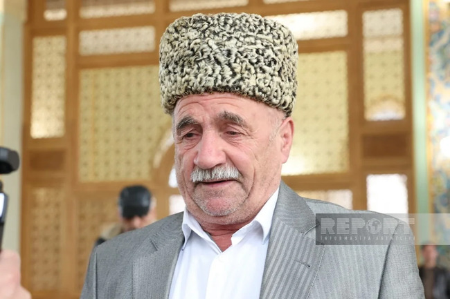 Təzəpir məscidində bayram namazı qılındı (FOTO)