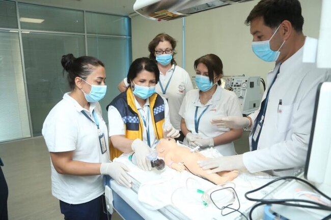 Yeni Klinikada neonatal reanimasiya üzrə simulyasiya təlimi keçirilib - FOTO