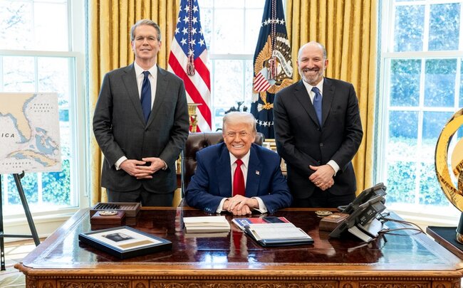 WSJ: Tramp strategiyasında köklü dəyişikliklər edib