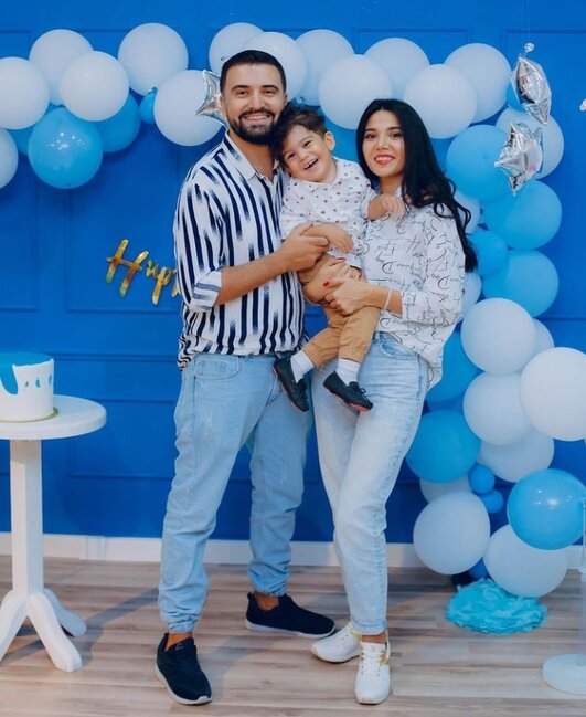 Məşhur azərbaycanlı aparıcı həyat yoldaşı ilə YENİ FOTO