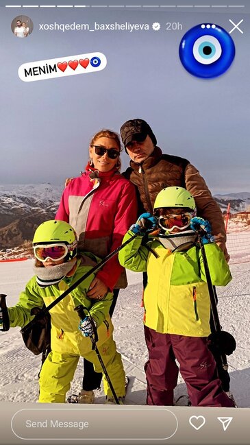 Xoşqədəm həyat yoldaşı Doğuş və övladları ilə - YENİ FOTO