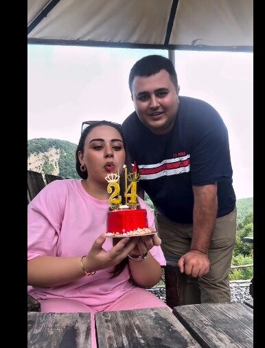 Almaxanım HƏYAT YOLDAŞI İLƏ - YENİ GÖRÜNTÜLƏRİ