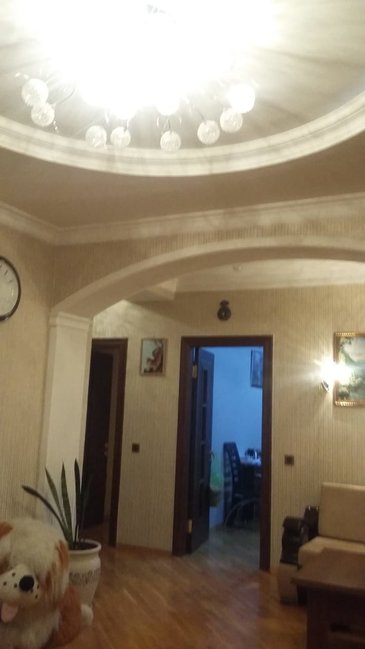 Təcili Badamdar qəsəbəsində mənzil satılır!