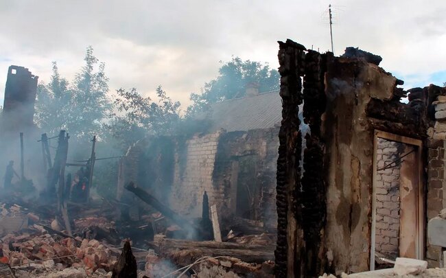 Donetskdə bazar atəşə tutulub, 25 nəfər həlak olub