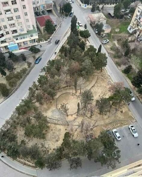Bakıda parkda yaşıllıqları qurudub restoran tikmək istədilər - FOTO/VİDEO