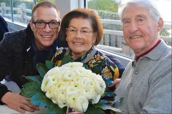 Van Damm 89 yaşlı valideynləri ilə nadir fotolarını paylaşdı - FOTO